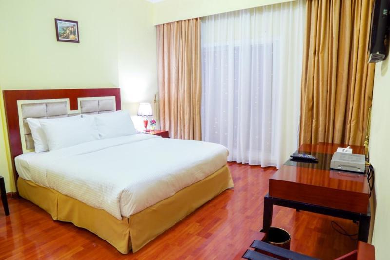 Ruwi Hotel Apartments, Шарджа Экстерьер фото