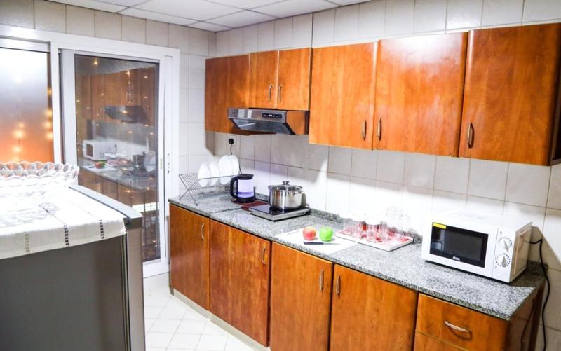 Ruwi Hotel Apartments, Шарджа Экстерьер фото