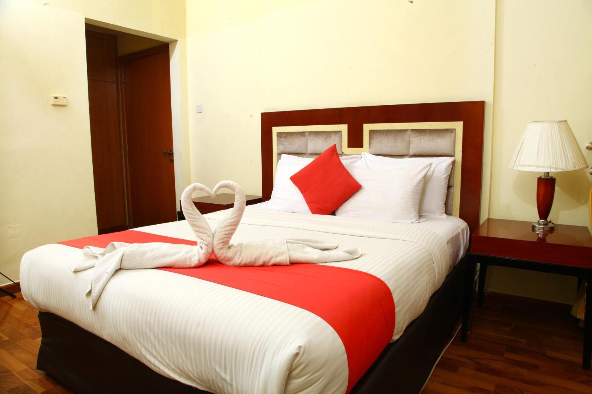 Ruwi Hotel Apartments, Шарджа Экстерьер фото