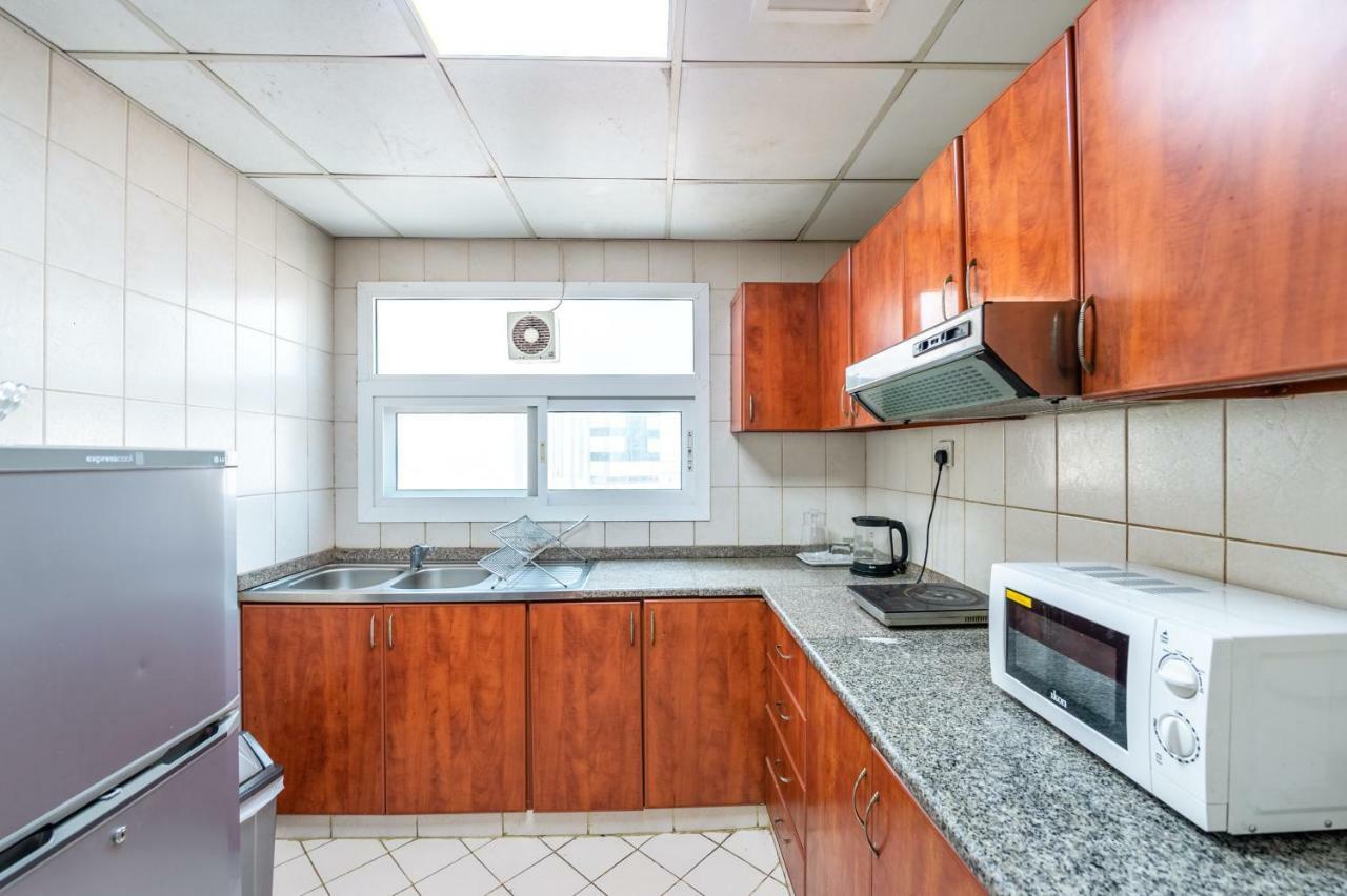 Ruwi Hotel Apartments, Шарджа Экстерьер фото